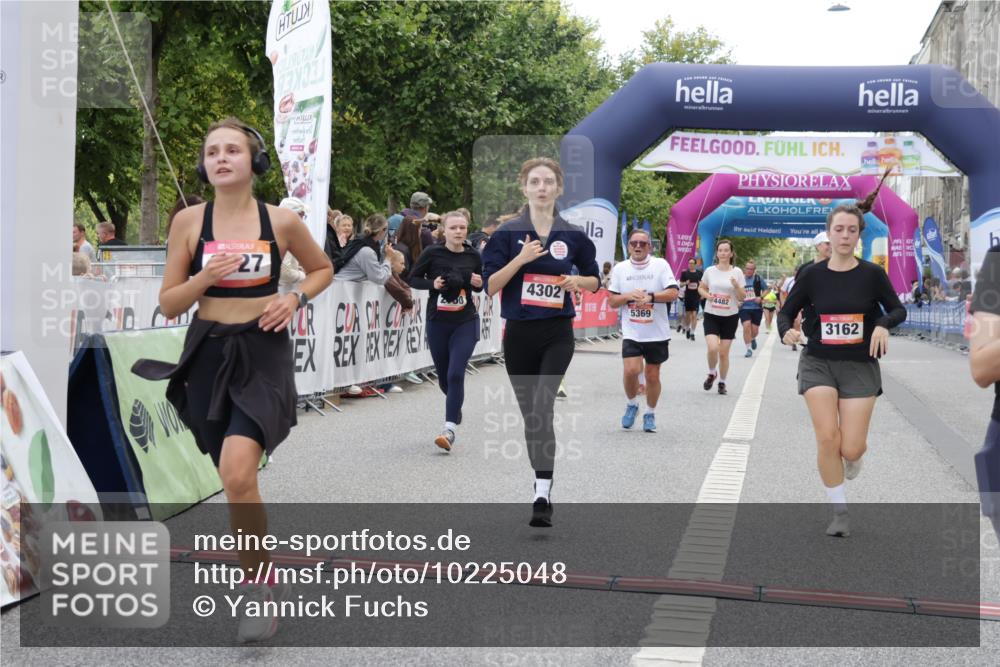 06.09.2026 - CURREX Alsterlauf Yannick Fuchs http://msf.ph/oto/10225048 06.09.2026 10:12:39 Ziel 2132, 2205, 2219, 2750, 3139, 3162, 3244, 3245, 3616, 3710, 4302, 4421, 4482, 4975, 4976, 5369, 5809, 6094, 6237, 8227 meine-sportfotos.de