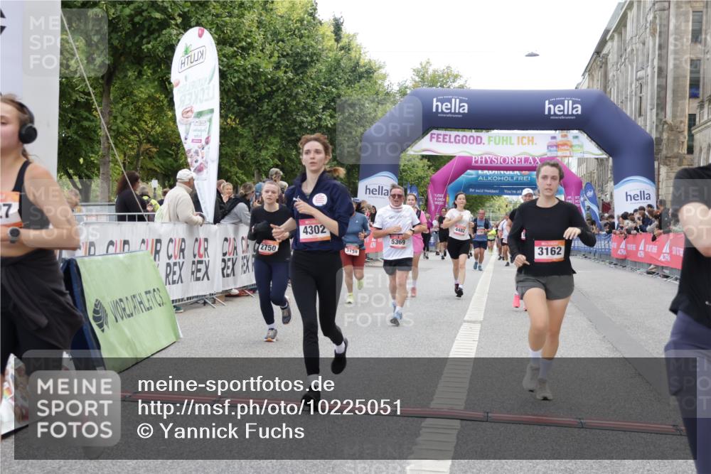 06.09.2026 - CURREX Alsterlauf Yannick Fuchs http://msf.ph/oto/10225051 06.09.2026 10:12:39 Ziel 2132, 2205, 2219, 2750, 3139, 3162, 3244, 3245, 3616, 3710, 4302, 4421, 4482, 4975, 4976, 5369, 5809, 6094, 6237, 8227 meine-sportfotos.de