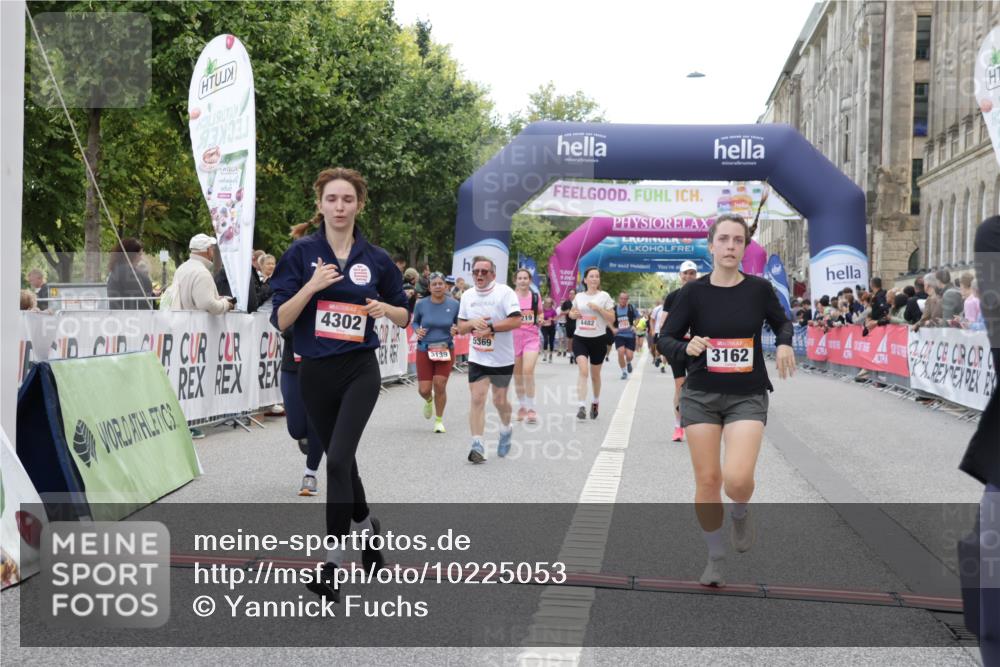 06.09.2026 - CURREX Alsterlauf Yannick Fuchs http://msf.ph/oto/10225053 06.09.2026 10:12:40 Ziel 2132, 2205, 2219, 2750, 3139, 3162, 3616, 3710, 4302, 4482, 4975, 4976, 5369, 5809, 6094, 6237, 8227 meine-sportfotos.de