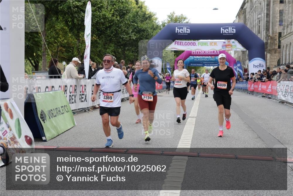 06.09.2026 - CURREX Alsterlauf Yannick Fuchs http://msf.ph/oto/10225062 06.09.2026 10:12:42 Ziel 2205, 2219, 2750, 3139, 3162, 3616, 3710, 4302, 4482, 4825, 4975, 4976, 5369, 5809, 6237, 8227 meine-sportfotos.de