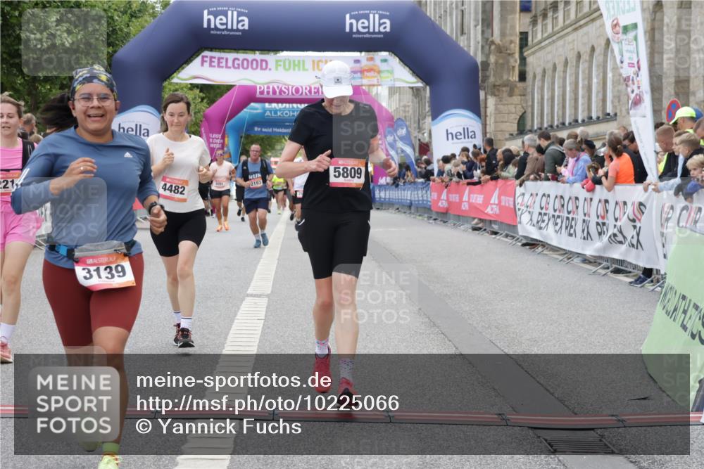 06.09.2026 - CURREX Alsterlauf Yannick Fuchs http://msf.ph/oto/10225066 06.09.2026 10:12:43 Ziel 2219, 2750, 3139, 3162, 3616, 3710, 4302, 4482, 4825, 5369, 5809, 6237, 8227 meine-sportfotos.de