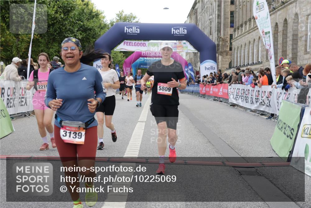06.09.2026 - CURREX Alsterlauf Yannick Fuchs http://msf.ph/oto/10225069 06.09.2026 10:12:43 Ziel 2219, 2750, 3139, 3162, 3616, 3710, 4302, 4482, 4825, 5369, 5809, 6237, 8227 meine-sportfotos.de