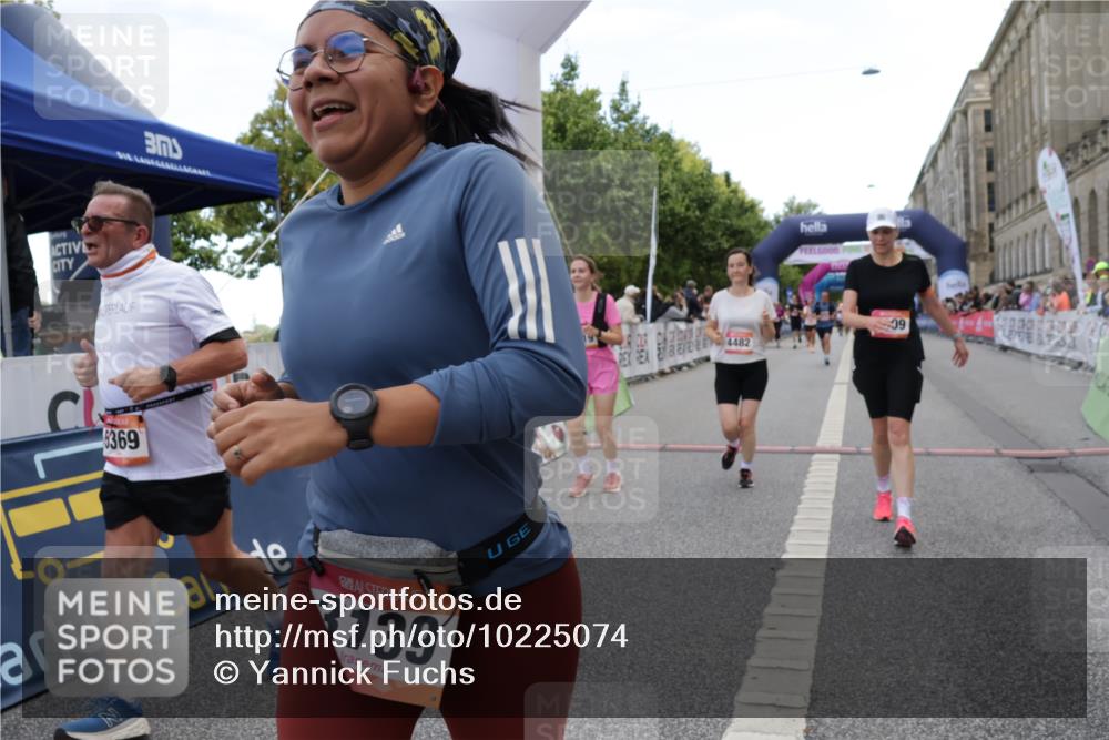 06.09.2026 - CURREX Alsterlauf Yannick Fuchs http://msf.ph/oto/10225074 06.09.2026 10:12:44 Ziel 2219, 2750, 2942, 3139, 3162, 3616, 3710, 4302, 4482, 4825, 5369, 5809, 6237, 8227 meine-sportfotos.de
