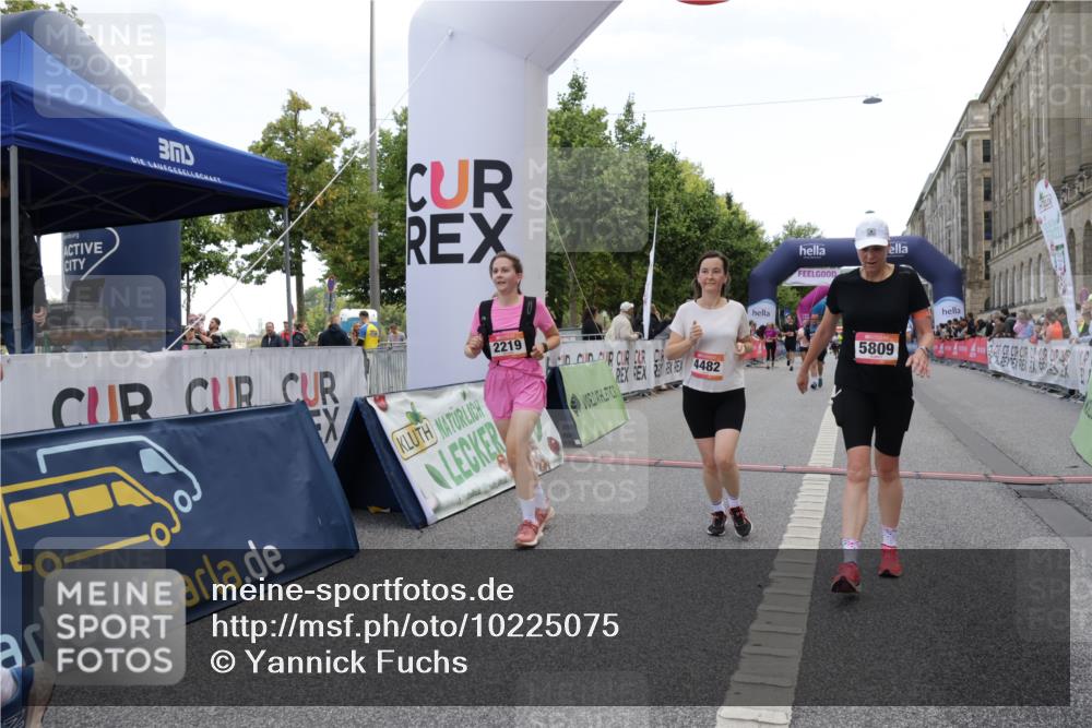 06.09.2026 - CURREX Alsterlauf Yannick Fuchs http://msf.ph/oto/10225075 06.09.2026 10:12:45 Ziel 2193, 2219, 2750, 2942, 3139, 3162, 3710, 4302, 4482, 4825, 5369, 5809, 8227 meine-sportfotos.de
