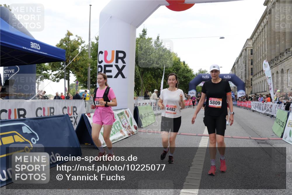 06.09.2026 - CURREX Alsterlauf Yannick Fuchs http://msf.ph/oto/10225077 06.09.2026 10:12:45 Ziel 2193, 2219, 2750, 2942, 3139, 3162, 3710, 4302, 4482, 4825, 5369, 5809, 8227 meine-sportfotos.de