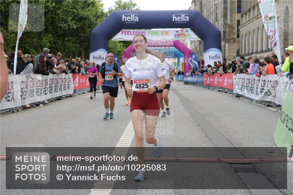 06.09.2026 - CURREX Alsterlauf Yannick Fuchs http://msf.ph/oto/10225083 06.09.2026 10:12:47 Ziel 2193, 2219, 2750, 2942, 3139, 3162, 4302, 4482, 4825, 5369, 5809, 8091 meine-sportfotos.de
