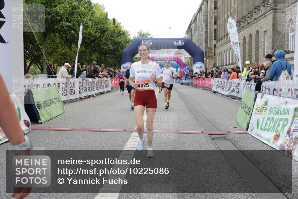 06.09.2026 - CURREX Alsterlauf Yannick Fuchs http://msf.ph/oto/10225086 06.09.2026 10:12:47 Ziel 2193, 2219, 2750, 2942, 3139, 3162, 4302, 4482, 4825, 5369, 5809, 8091 meine-sportfotos.de