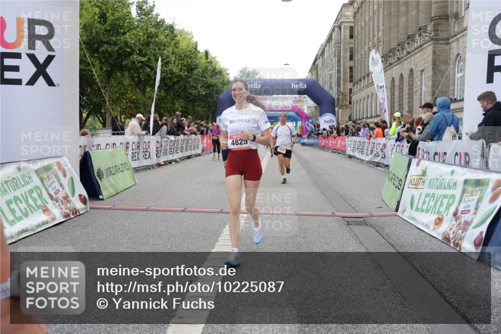 06.09.2026 - CURREX Alsterlauf Yannick Fuchs http://msf.ph/oto/10225087 06.09.2026 10:12:47 Ziel 2193, 2219, 2750, 2942, 3139, 3162, 4302, 4482, 4825, 5369, 5809, 8091 meine-sportfotos.de