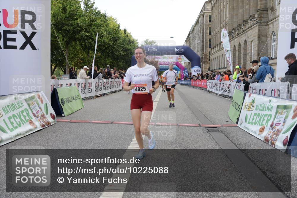 06.09.2026 - CURREX Alsterlauf Yannick Fuchs http://msf.ph/oto/10225088 06.09.2026 10:12:48 Ziel 2193, 2219, 2750, 2942, 3139, 4482, 4825, 5009, 5010, 5369, 5809, 8091 meine-sportfotos.de