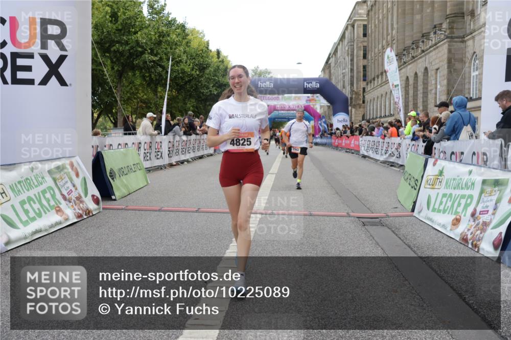 06.09.2026 - CURREX Alsterlauf Yannick Fuchs http://msf.ph/oto/10225089 06.09.2026 10:12:48 Ziel 2193, 2219, 2750, 2942, 3139, 4482, 4825, 5009, 5010, 5369, 5809, 8091 meine-sportfotos.de