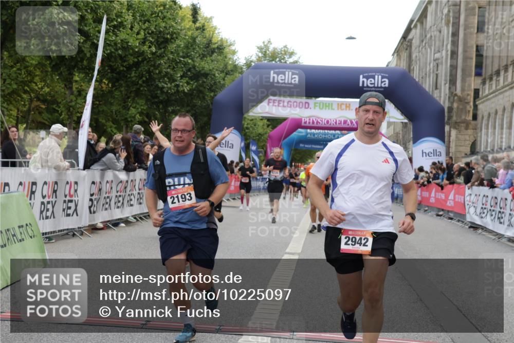 06.09.2026 - CURREX Alsterlauf Yannick Fuchs http://msf.ph/oto/10225097 06.09.2026 10:12:49 Ziel 2193, 2219, 2678, 2942, 3139, 4482, 4825, 5009, 5010, 5369, 5809, 8091 meine-sportfotos.de