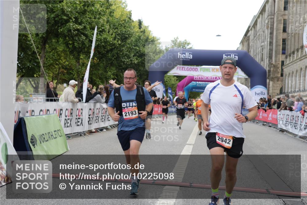 06.09.2026 - CURREX Alsterlauf Yannick Fuchs http://msf.ph/oto/10225098 06.09.2026 10:12:49 Ziel 2193, 2219, 2678, 2942, 3139, 4482, 4825, 5009, 5010, 5369, 5809, 8091 meine-sportfotos.de