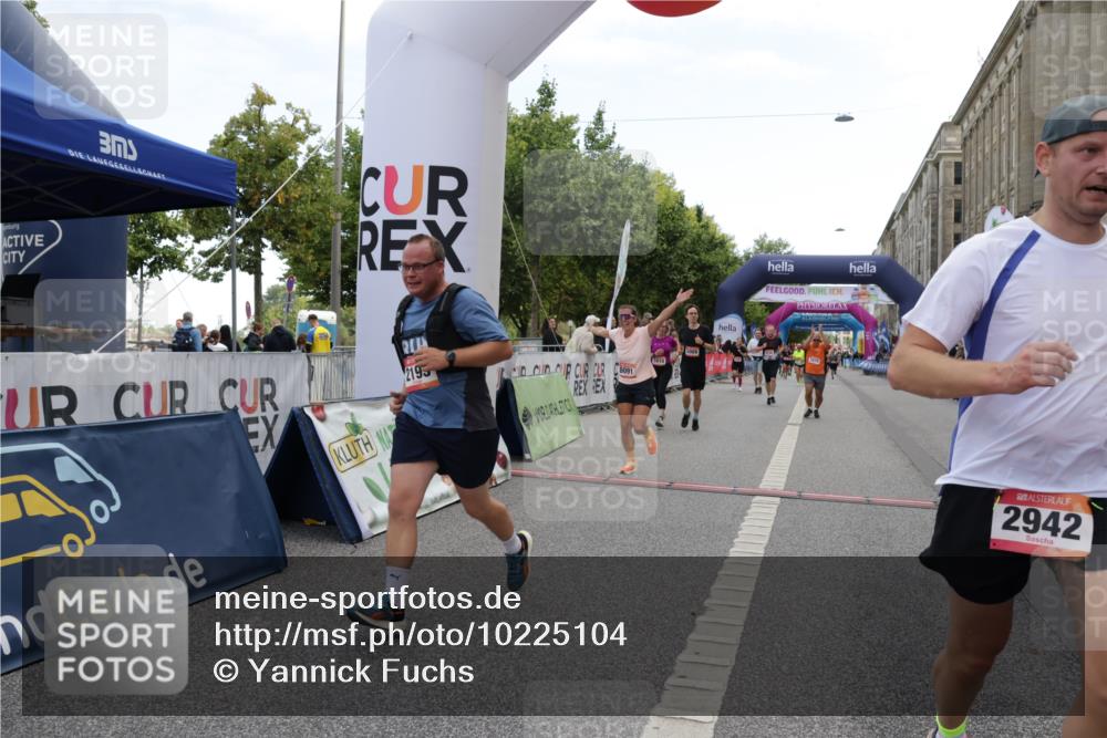 06.09.2026 - CURREX Alsterlauf Yannick Fuchs http://msf.ph/oto/10225104 06.09.2026 10:12:51 Ziel 2193, 2219, 2678, 2942, 4482, 4825, 5009, 5010, 6235, 8091 meine-sportfotos.de