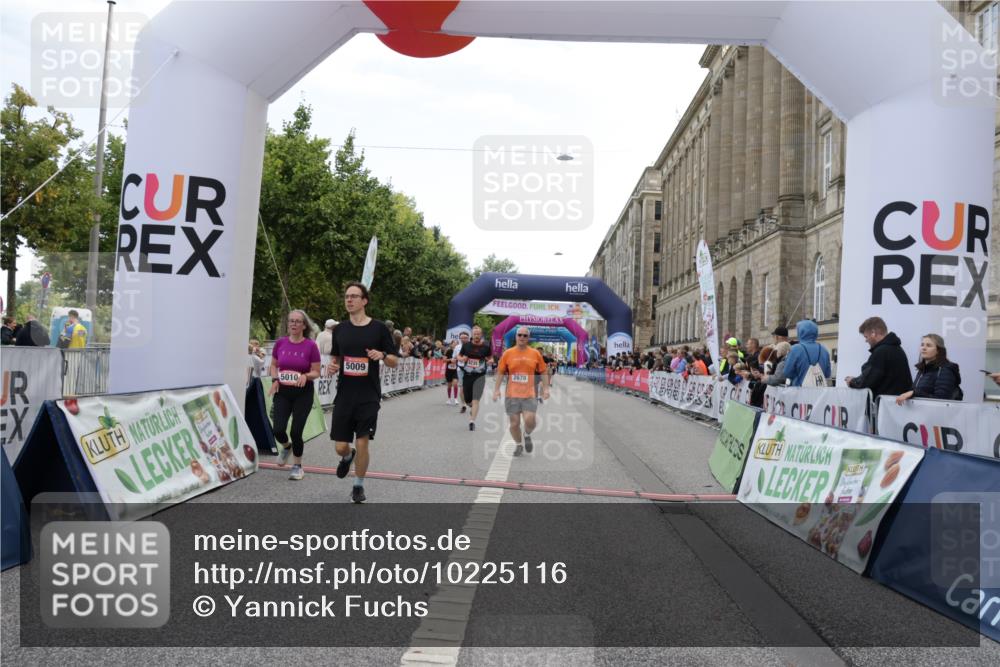 06.09.2026 - CURREX Alsterlauf Yannick Fuchs http://msf.ph/oto/10225116 06.09.2026 10:12:53 Ziel 2193, 2493, 2678, 2942, 4825, 5009, 5010, 5335, 6235, 8091 meine-sportfotos.de