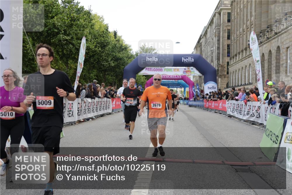 06.09.2026 - CURREX Alsterlauf Yannick Fuchs http://msf.ph/oto/10225119 06.09.2026 10:12:54 Ziel 2193, 2493, 2678, 2725, 2942, 4825, 5009, 5010, 5335, 6235, 8091 meine-sportfotos.de