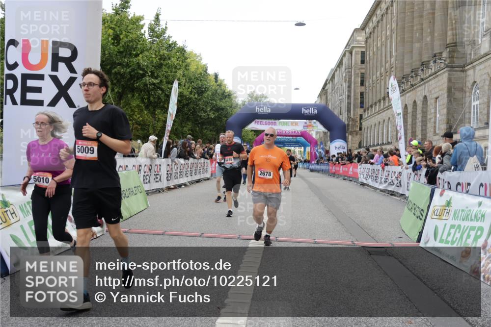 06.09.2026 - CURREX Alsterlauf Yannick Fuchs http://msf.ph/oto/10225121 06.09.2026 10:12:54 Ziel 2193, 2493, 2678, 2725, 2942, 4825, 5009, 5010, 5335, 6235, 8091 meine-sportfotos.de