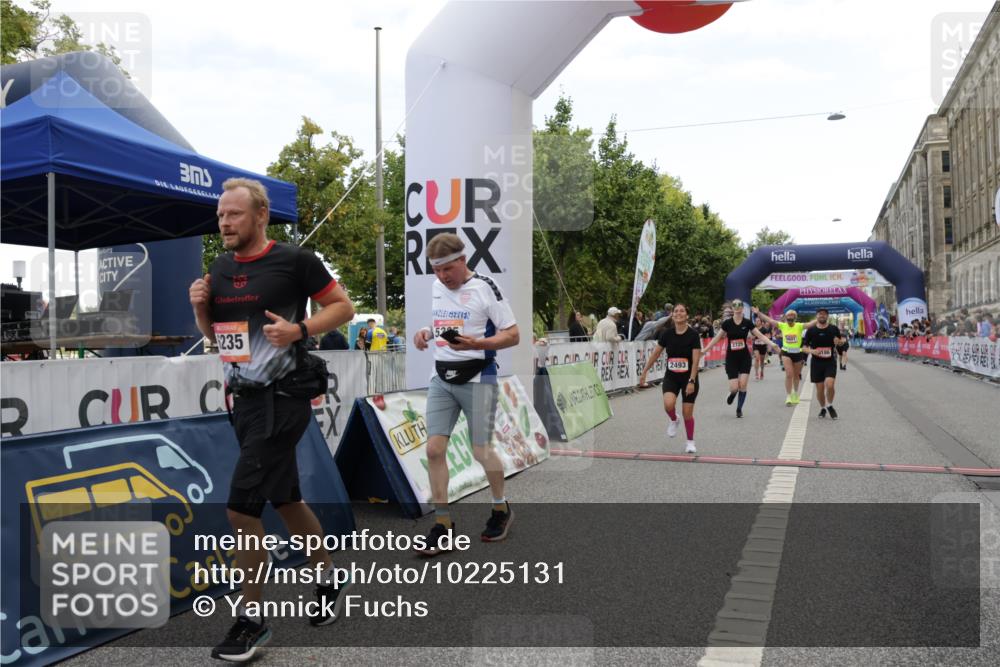 06.09.2026 - CURREX Alsterlauf Yannick Fuchs http://msf.ph/oto/10225131 06.09.2026 10:12:57 Ziel 2193, 2493, 2588, 2678, 2725, 5009, 5010, 5162, 5335, 5601, 6235, 8091, 8186 meine-sportfotos.de