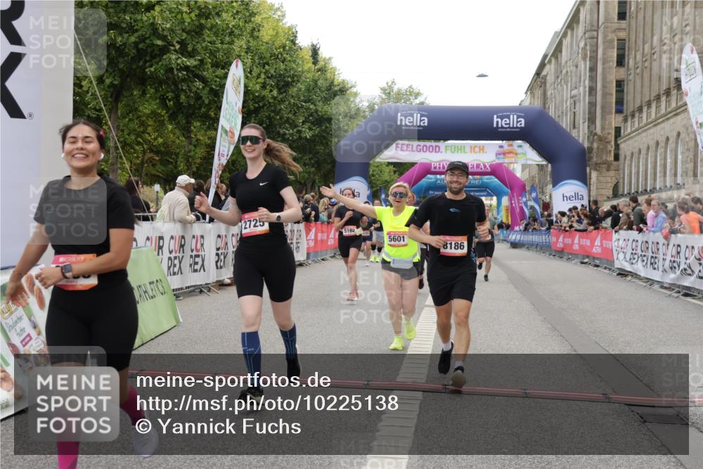 06.09.2026 - CURREX Alsterlauf Yannick Fuchs http://msf.ph/oto/10225138 06.09.2026 10:12:59 Ziel 2493, 2588, 2595, 2678, 2725, 5009, 5010, 5162, 5335, 5601, 6235, 8186 meine-sportfotos.de