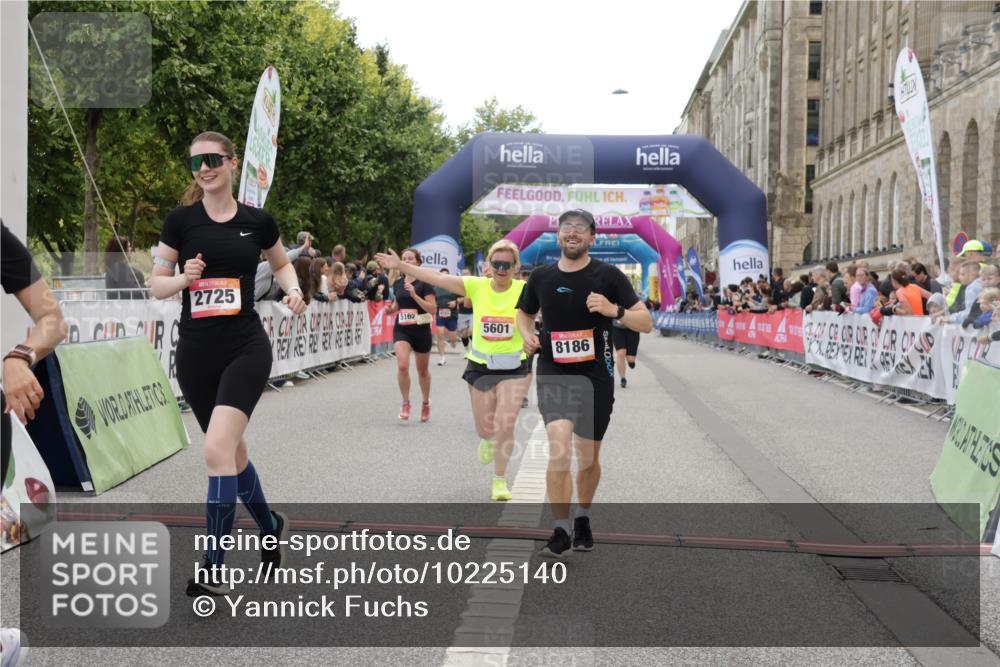 06.09.2026 - CURREX Alsterlauf Yannick Fuchs http://msf.ph/oto/10225140 06.09.2026 10:13:00 Ziel 2285, 2493, 2588, 2595, 2678, 2725, 3901, 5009, 5010, 5162, 5335, 5601, 6235, 8186 meine-sportfotos.de