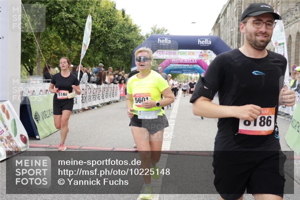 06.09.2026 - CURREX Alsterlauf Yannick Fuchs http://msf.ph/oto/10225148 06.09.2026 10:13:01 Ziel 2073, 2285, 2493, 2588, 2595, 2678, 2725, 3891, 3901, 4035, 5162, 5335, 5601, 6235, 8186 meine-sportfotos.de