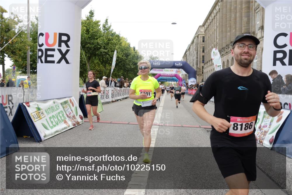 06.09.2026 - CURREX Alsterlauf Yannick Fuchs http://msf.ph/oto/10225150 06.09.2026 10:13:02 Ziel 2073, 2285, 2493, 2588, 2595, 2725, 3891, 3901, 4035, 4103, 5162, 5335, 5601, 6235, 8186 meine-sportfotos.de