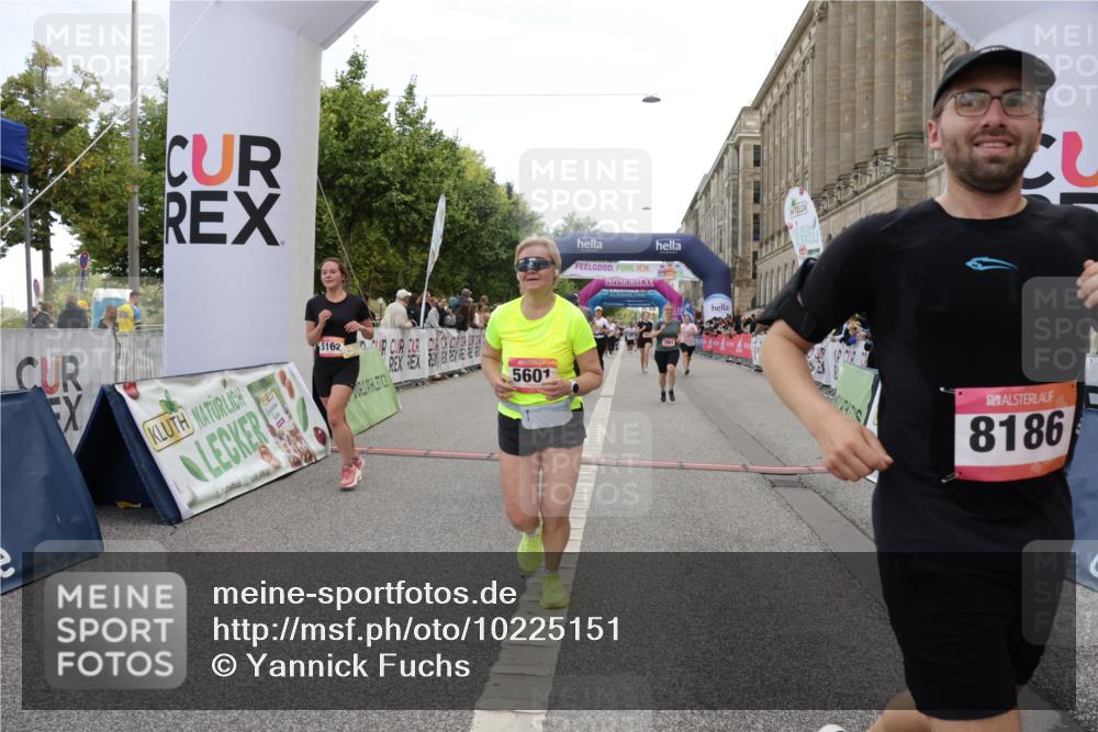 06.09.2026 - CURREX Alsterlauf Yannick Fuchs http://msf.ph/oto/10225151 06.09.2026 10:13:02 Ziel 2073, 2285, 2493, 2588, 2595, 2725, 3891, 3901, 4035, 4103, 5162, 5335, 5601, 6235, 8186 meine-sportfotos.de