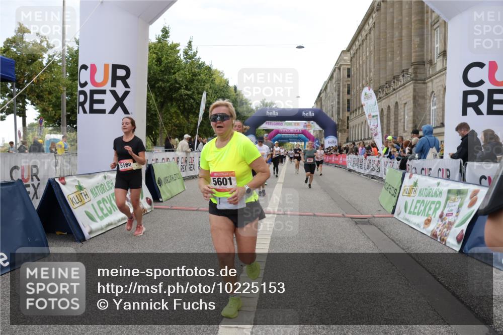 06.09.2026 - CURREX Alsterlauf Yannick Fuchs http://msf.ph/oto/10225153 06.09.2026 10:13:02 Ziel 2073, 2285, 2493, 2588, 2595, 2725, 3891, 3901, 4035, 4103, 5162, 5335, 5601, 6235, 8186 meine-sportfotos.de