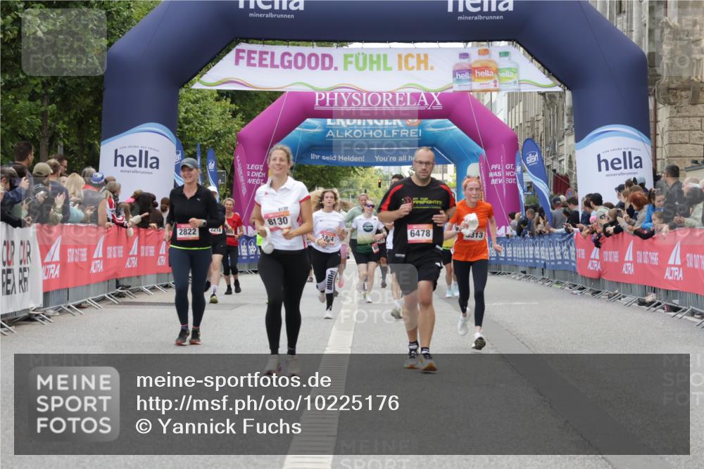 06.09.2026 - CURREX Alsterlauf Yannick Fuchs http://msf.ph/oto/10225176 06.09.2026 10:13:09 Ziel 2073, 2285, 2588, 2595, 2824, 3891, 3901, 4035, 4103, 5162, 5943, 6478, 8130, 8313 meine-sportfotos.de