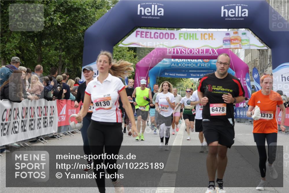 06.09.2026 - CURREX Alsterlauf Yannick Fuchs http://msf.ph/oto/10225189 06.09.2026 10:13:12 Ziel 2073, 2218, 2285, 2822, 2824, 3434, 3438, 3891, 3901, 4035, 4103, 5943, 6478, 8130, 8313 meine-sportfotos.de