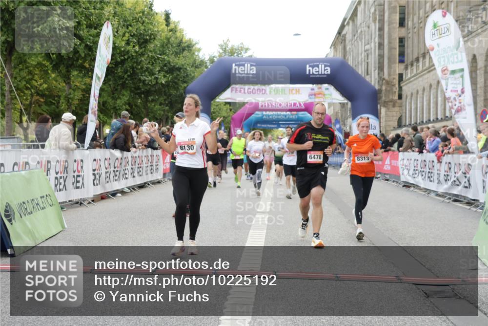 06.09.2026 - CURREX Alsterlauf Yannick Fuchs http://msf.ph/oto/10225192 06.09.2026 10:13:12 Ziel 2073, 2218, 2285, 2822, 2824, 3434, 3438, 3891, 3901, 4035, 4103, 5943, 6478, 8130, 8313 meine-sportfotos.de