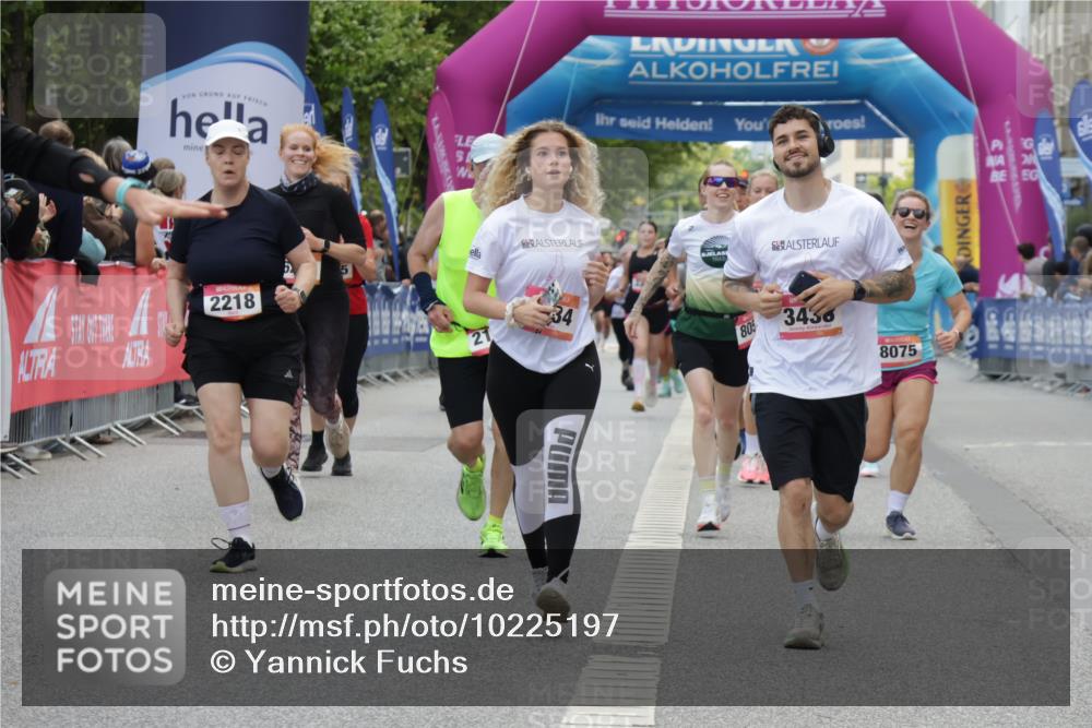 06.09.2026 - CURREX Alsterlauf Yannick Fuchs http://msf.ph/oto/10225197 06.09.2026 10:13:14 Ziel 2178, 2218, 2822, 2824, 3434, 3438, 4103, 5943, 6298, 6478, 8059, 8075, 8130, 8313 meine-sportfotos.de