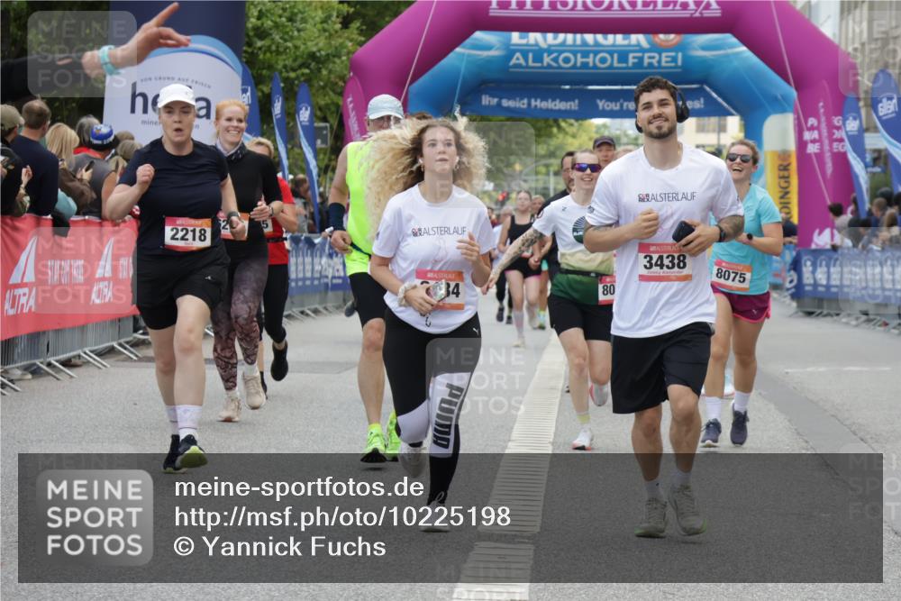 06.09.2026 - CURREX Alsterlauf Yannick Fuchs http://msf.ph/oto/10225198 06.09.2026 10:13:14 Ziel 2178, 2218, 2822, 2824, 3434, 3438, 4103, 5943, 6298, 6478, 8059, 8075, 8130, 8313 meine-sportfotos.de