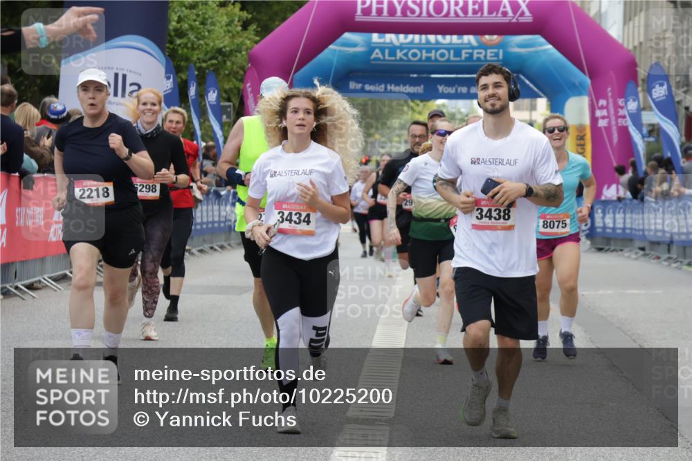 06.09.2026 - CURREX Alsterlauf Yannick Fuchs http://msf.ph/oto/10225200 06.09.2026 10:13:14 Ziel 2178, 2218, 2822, 2824, 3434, 3438, 4103, 5943, 6298, 6478, 8059, 8075, 8130, 8313 meine-sportfotos.de