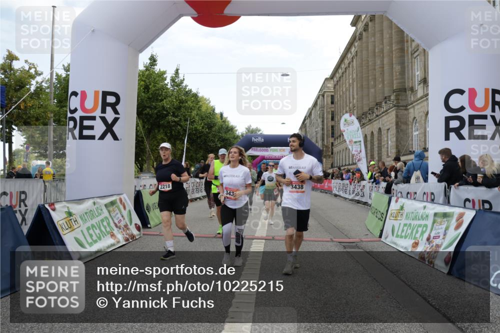 06.09.2026 - CURREX Alsterlauf Yannick Fuchs http://msf.ph/oto/10225215 06.09.2026 10:13:18 Ziel 2178, 2215, 2218, 2685, 2822, 2967, 2971, 3434, 3438, 5371, 5372, 6297, 6298, 6402, 6478, 8059, 8075, 8130, 8313 meine-sportfotos.de