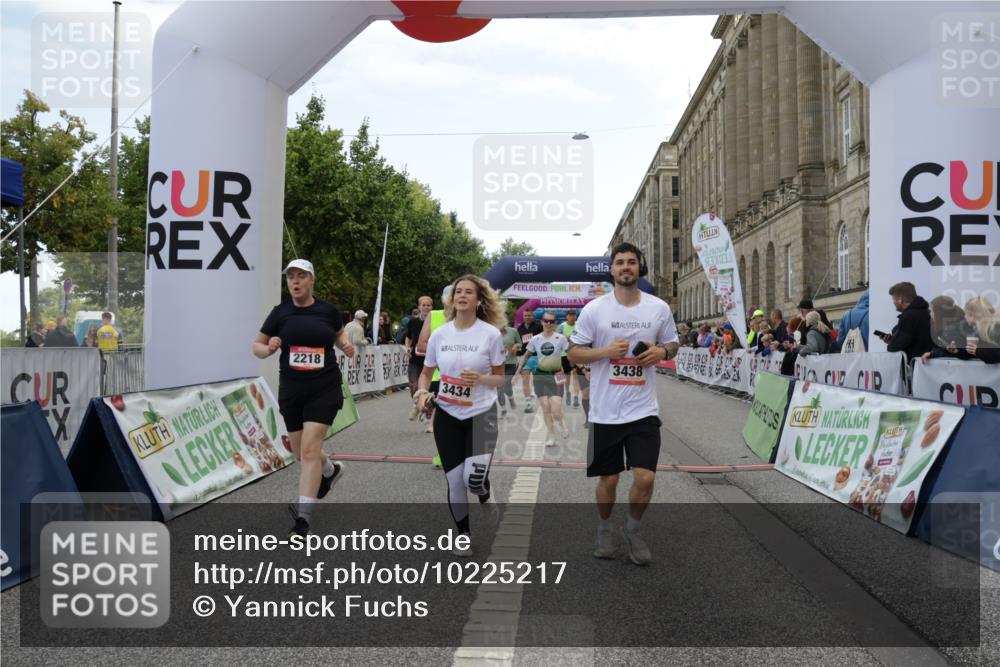 06.09.2026 - CURREX Alsterlauf Yannick Fuchs http://msf.ph/oto/10225217 06.09.2026 10:13:18 Ziel 2178, 2215, 2218, 2685, 2822, 2967, 2971, 3434, 3438, 5371, 5372, 6297, 6298, 6402, 6478, 8059, 8075, 8130, 8313 meine-sportfotos.de