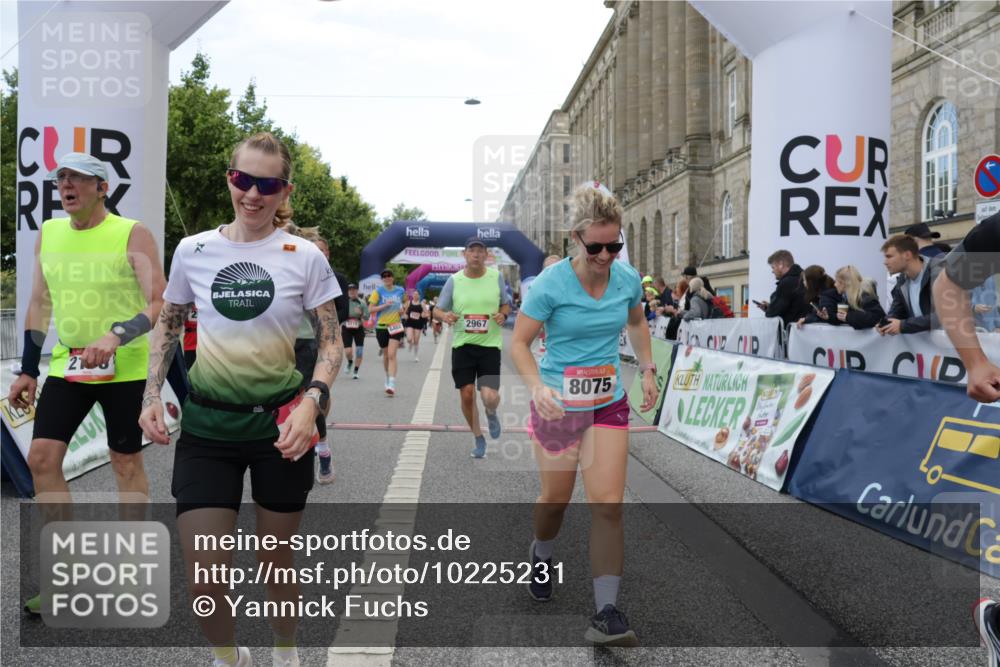 06.09.2026 - CURREX Alsterlauf Yannick Fuchs http://msf.ph/oto/10225231 06.09.2026 10:13:21 Ziel 2178, 2215, 2218, 2685, 2822, 2929, 2967, 2971, 3114, 3342, 3434, 3438, 3516, 5371, 5372, 6297, 6298, 6402, 8059, 8075, 8313 meine-sportfotos.de
