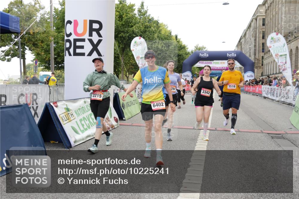 06.09.2026 - CURREX Alsterlauf Yannick Fuchs http://msf.ph/oto/10225241 06.09.2026 10:13:24 Ziel 2178, 2215, 2218, 2601, 2685, 2929, 2967, 2971, 3114, 3342, 3434, 3438, 3516, 3859, 4150, 5371, 5372, 6297, 6298, 6402, 8026, 8059, 8075 meine-sportfotos.de