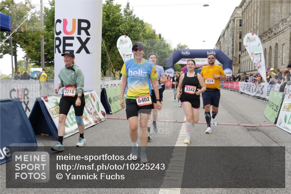 06.09.2026 - CURREX Alsterlauf Yannick Fuchs http://msf.ph/oto/10225243 06.09.2026 10:13:24 Ziel 2178, 2215, 2218, 2601, 2685, 2929, 2967, 2971, 3114, 3342, 3434, 3438, 3516, 3859, 4150, 5371, 5372, 6297, 6298, 6402, 8026, 8059, 8075 meine-sportfotos.de