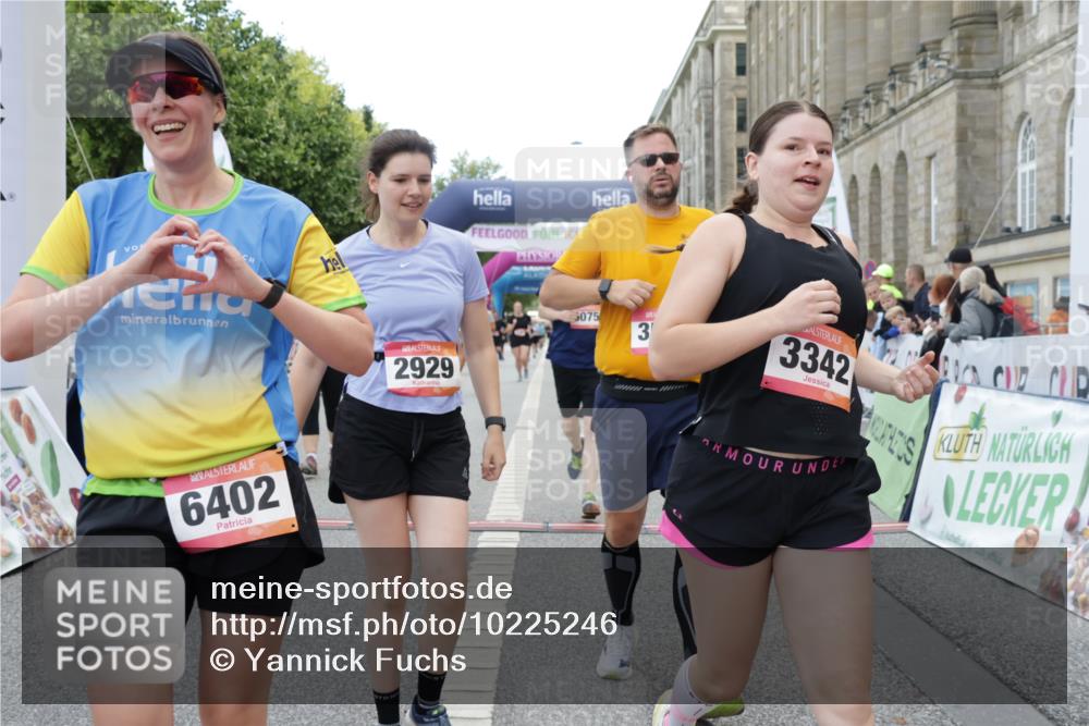 06.09.2026 - CURREX Alsterlauf Yannick Fuchs http://msf.ph/oto/10225246 06.09.2026 10:13:25 Ziel 2178, 2215, 2601, 2685, 2929, 2967, 2971, 3114, 3342, 3516, 3859, 4150, 5371, 5372, 6297, 6298, 6402, 8026, 8059, 8075 meine-sportfotos.de