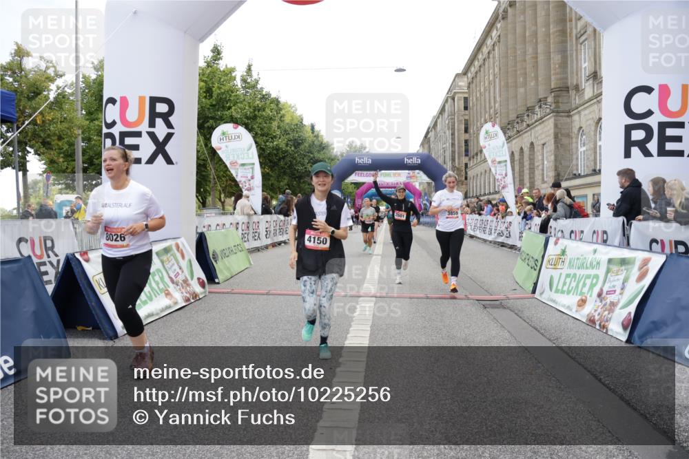 06.09.2026 - CURREX Alsterlauf Yannick Fuchs http://msf.ph/oto/10225256 06.09.2026 10:13:28 Ziel 2215, 2601, 2929, 2967, 3061, 3114, 3342, 3516, 3859, 4150, 5371, 5372, 5688, 6402, 8026 meine-sportfotos.de