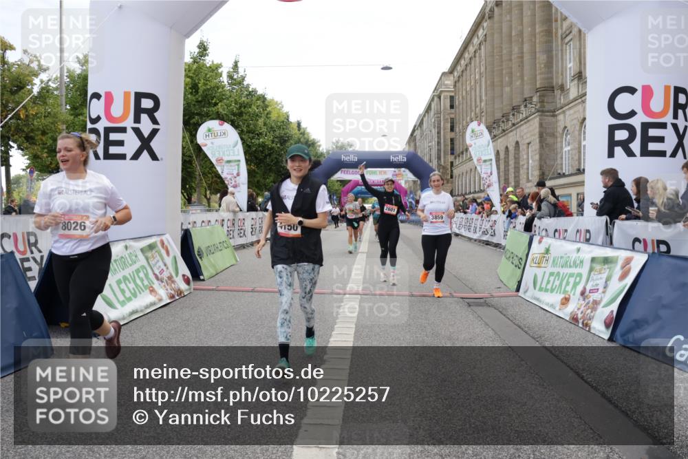 06.09.2026 - CURREX Alsterlauf Yannick Fuchs http://msf.ph/oto/10225257 06.09.2026 10:13:28 Ziel 2215, 2601, 2929, 2967, 3061, 3114, 3342, 3516, 3859, 4150, 5371, 5372, 5688, 6402, 8026 meine-sportfotos.de