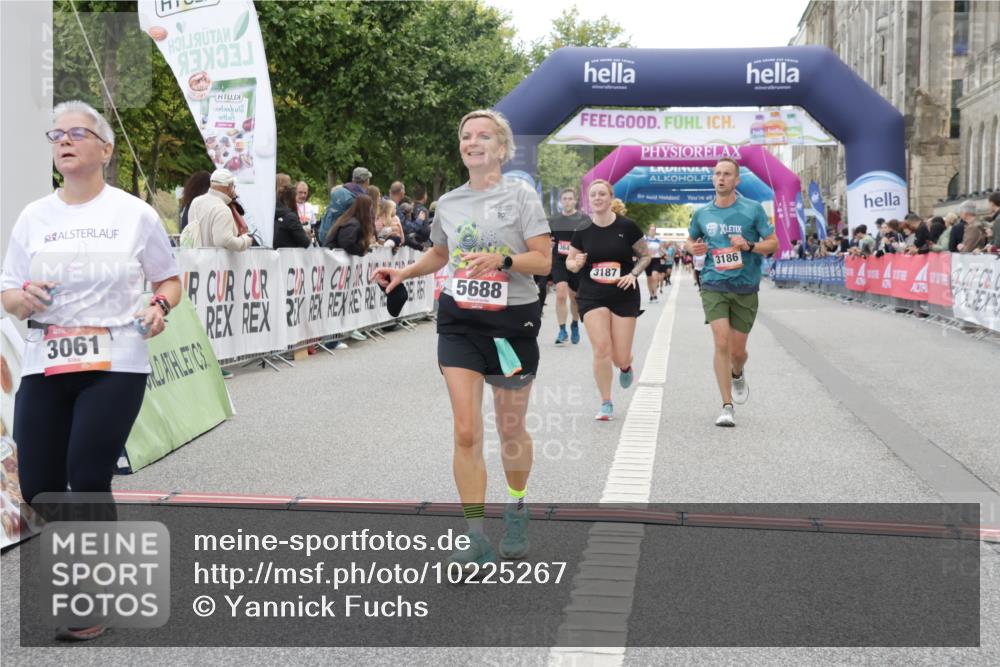 06.09.2026 - CURREX Alsterlauf Yannick Fuchs http://msf.ph/oto/10225267 06.09.2026 10:13:31 Ziel 2601, 2929, 3061, 3114, 3186, 3187, 3342, 3516, 3643, 3859, 4150, 5688, 8026 meine-sportfotos.de
