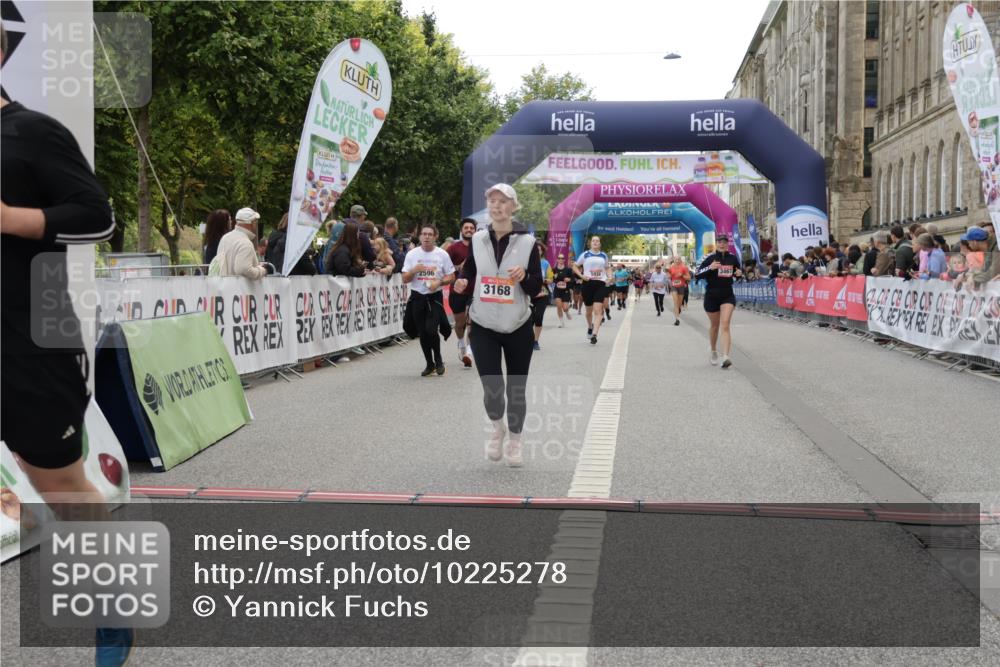 06.09.2026 - CURREX Alsterlauf Yannick Fuchs http://msf.ph/oto/10225278 06.09.2026 10:13:37 Ziel 2596, 3061, 3168, 3186, 3187, 3467, 3643, 5688, 6348 meine-sportfotos.de