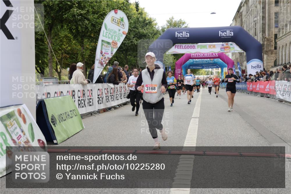 06.09.2026 - CURREX Alsterlauf Yannick Fuchs http://msf.ph/oto/10225280 06.09.2026 10:13:37 Ziel 2596, 3061, 3168, 3186, 3187, 3467, 3643, 5688, 6348 meine-sportfotos.de