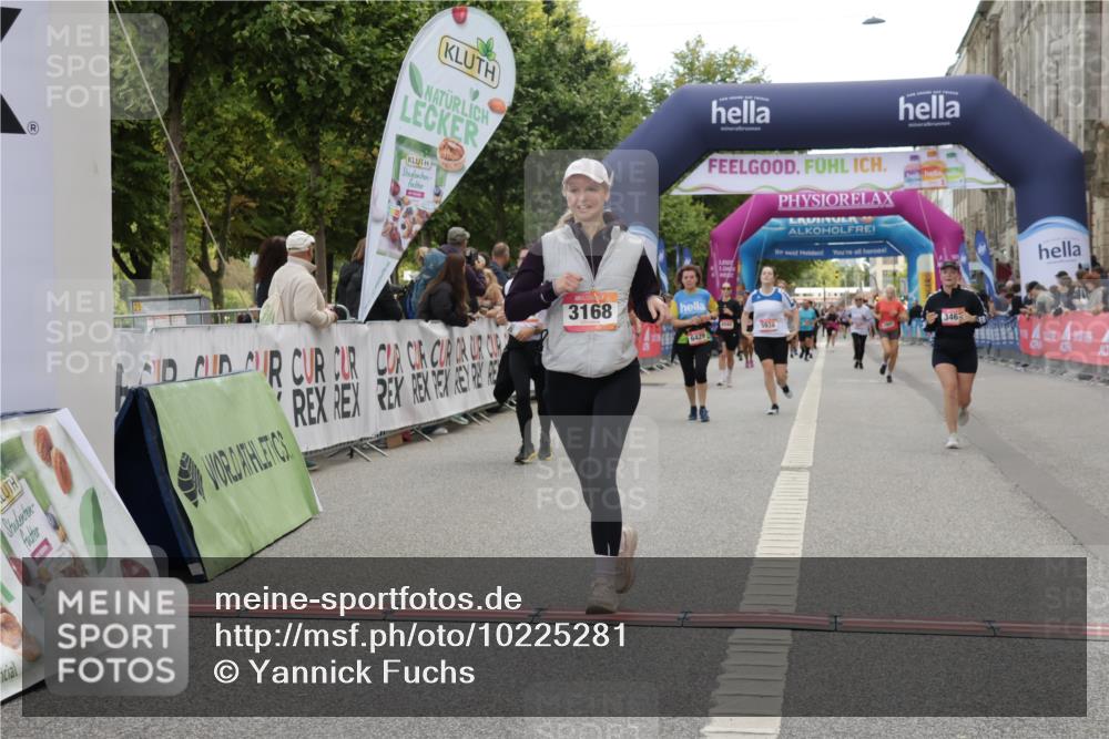 06.09.2026 - CURREX Alsterlauf Yannick Fuchs http://msf.ph/oto/10225281 06.09.2026 10:13:37 Ziel 2596, 3061, 3168, 3186, 3187, 3467, 3643, 5688, 6348 meine-sportfotos.de