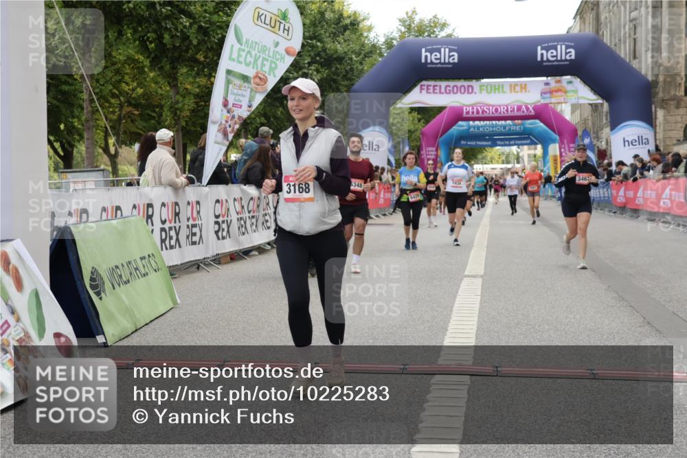 06.09.2026 - CURREX Alsterlauf Yannick Fuchs http://msf.ph/oto/10225283 06.09.2026 10:13:37 Ziel 2596, 3061, 3168, 3186, 3187, 3467, 3643, 5688, 6348 meine-sportfotos.de