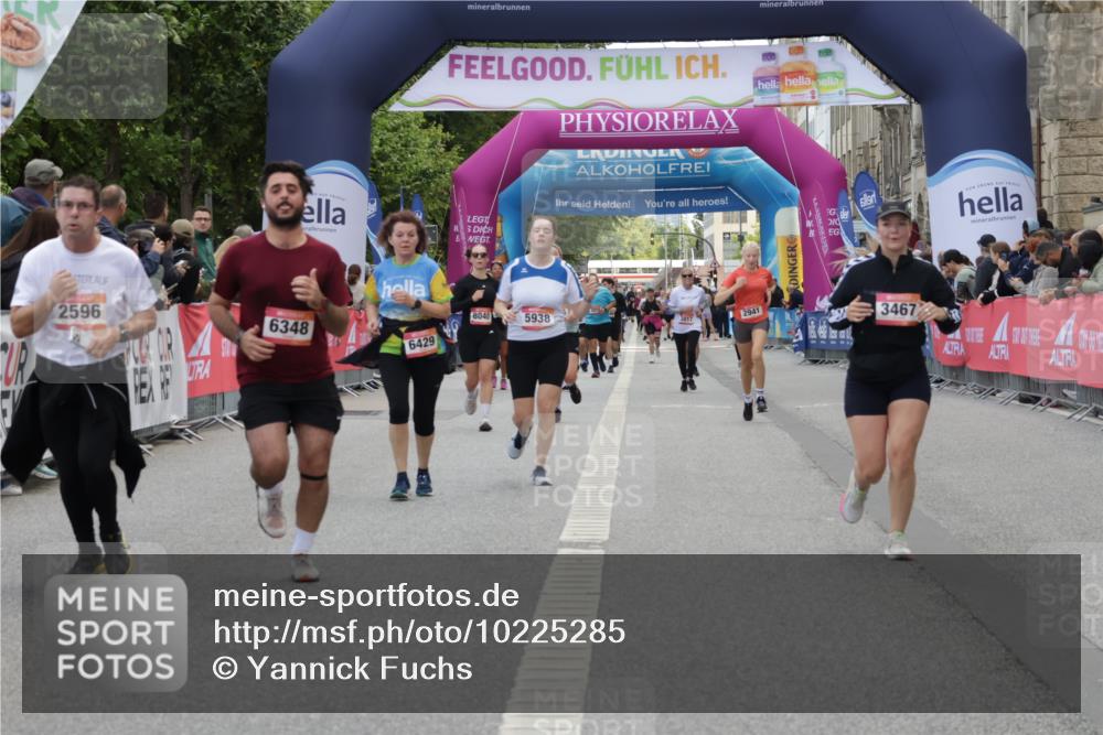 06.09.2026 - CURREX Alsterlauf Yannick Fuchs http://msf.ph/oto/10225285 06.09.2026 10:13:38 Ziel 2596, 3061, 3168, 3186, 3187, 3467, 3643, 5688, 5938, 6348, 6429 meine-sportfotos.de