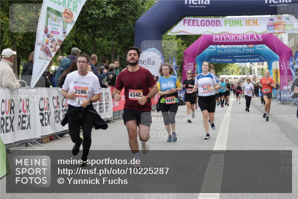 06.09.2026 - CURREX Alsterlauf Yannick Fuchs http://msf.ph/oto/10225287 06.09.2026 10:13:38 Ziel 2596, 3061, 3168, 3186, 3187, 3467, 3643, 5688, 5938, 6348, 6429 meine-sportfotos.de