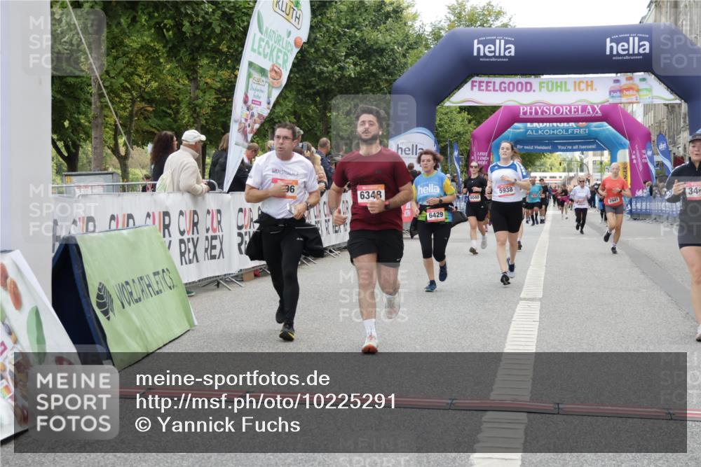 06.09.2026 - CURREX Alsterlauf Yannick Fuchs http://msf.ph/oto/10225291 06.09.2026 10:13:39 Ziel 2596, 2941, 3168, 3186, 3187, 3467, 3643, 5938, 6348, 6429 meine-sportfotos.de