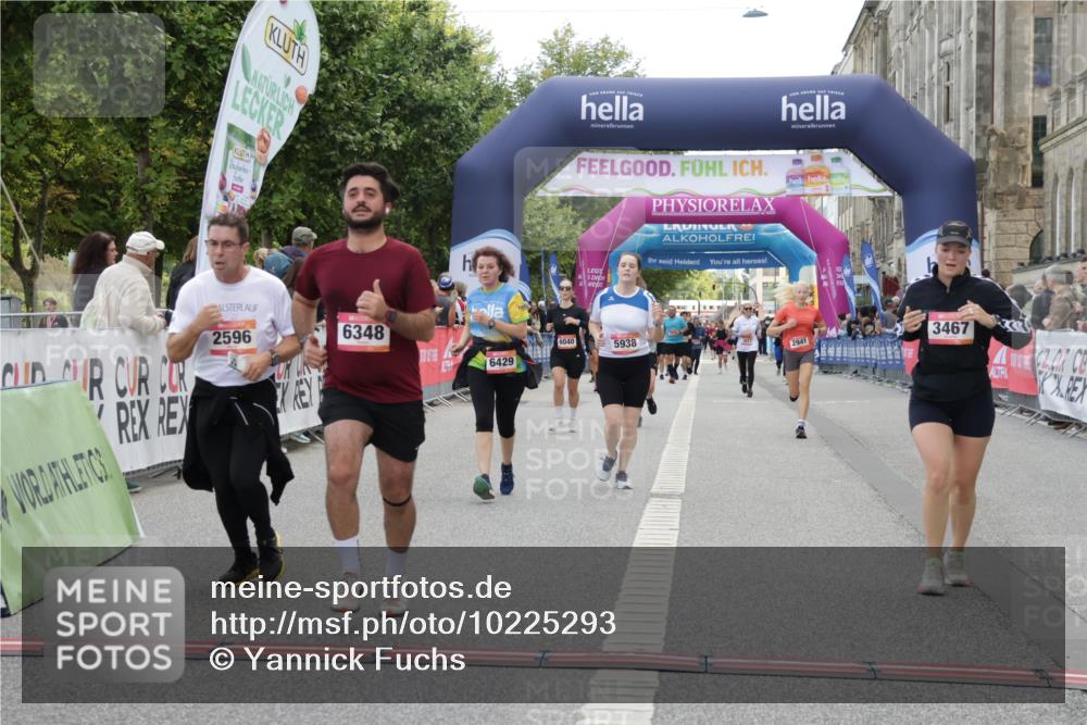 06.09.2026 - CURREX Alsterlauf Yannick Fuchs http://msf.ph/oto/10225293 06.09.2026 10:13:40 Ziel 2596, 2941, 3168, 3186, 3187, 3467, 3643, 4416, 5938, 6348, 6429, 8040 meine-sportfotos.de